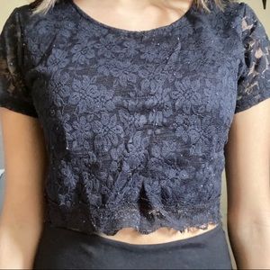 Black flower print cropped shirt